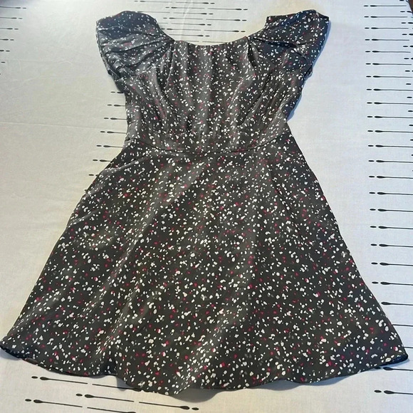 BCBG Generation Dress. Charcoal gray  with pink and cream speckles. Size 6 - Picture 1 of 14